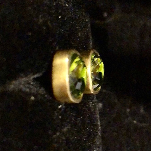 HEIDI DAUS Square Faceted Spring Green Swarovski Crystal Earrings - Picture 4 of 14